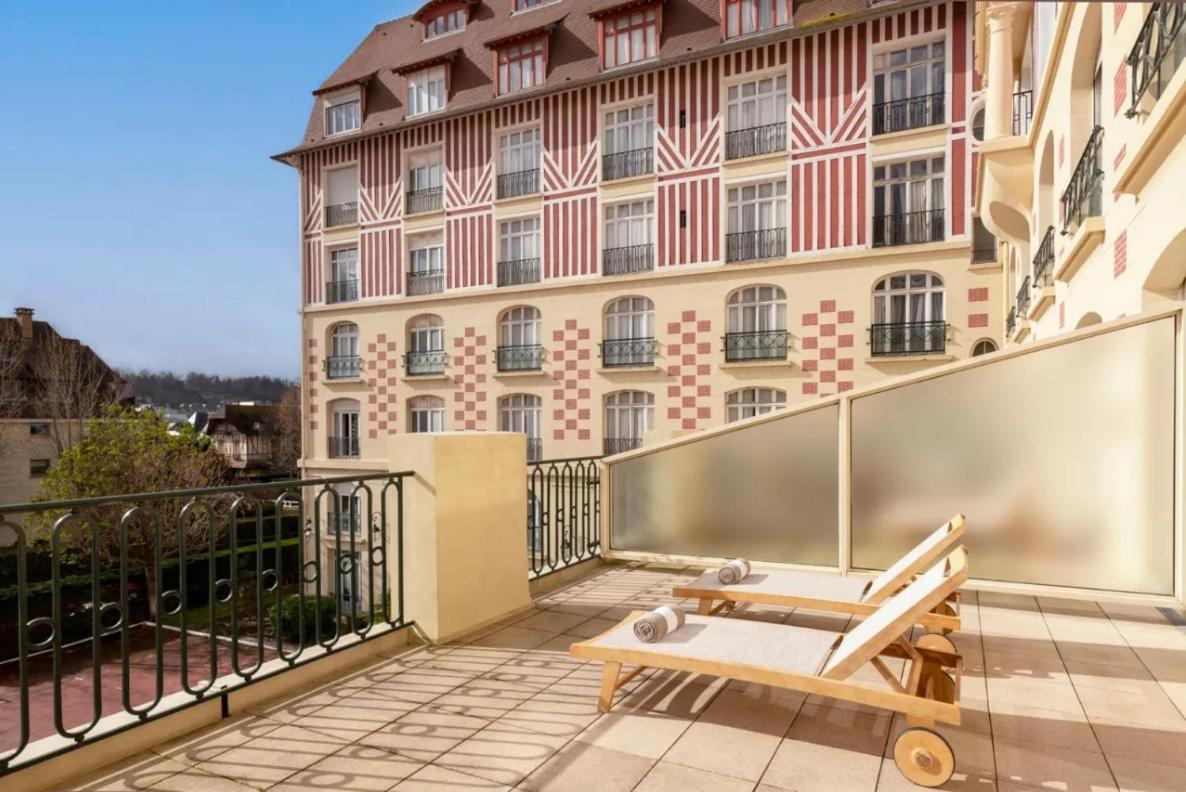 Hotel Barriere Le Royal Deauville Bagian luar foto